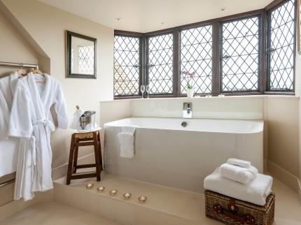 amberley-castle-west-sussex_060320151618298945