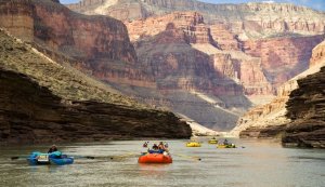 grand-canyon-river-raft-float