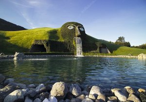 riese-im-sommer--swarovski-kristallwelten.jpg.3094607