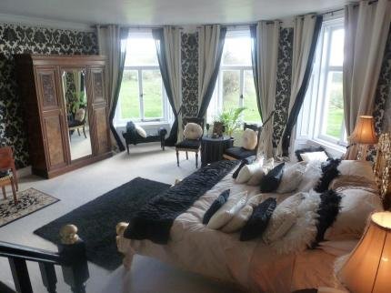 shieldhill-castle-hotel-biggar_191220141621039463