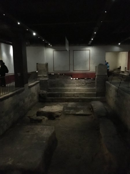 Régi fürdő helyiségek nyomai