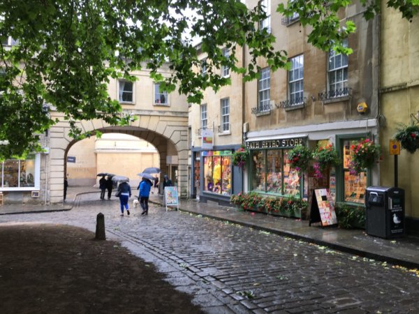 Kis utcák, eldugott boltok